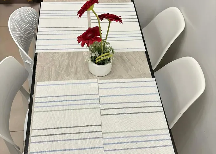 Vera's Place In Mall Of Complex Apartment