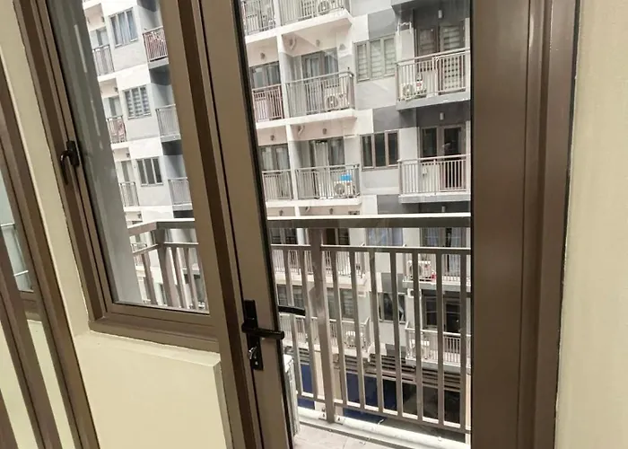 Vera's Place In Mall Of Complex Apartment *