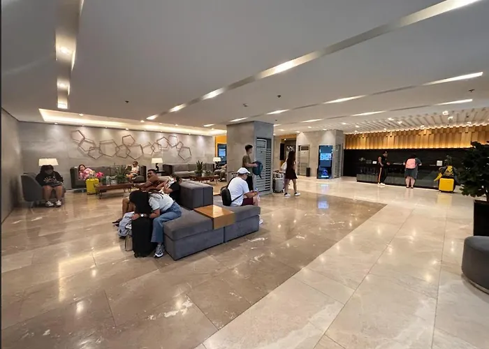 Vera's Place In Mall Of Complex Apartment *